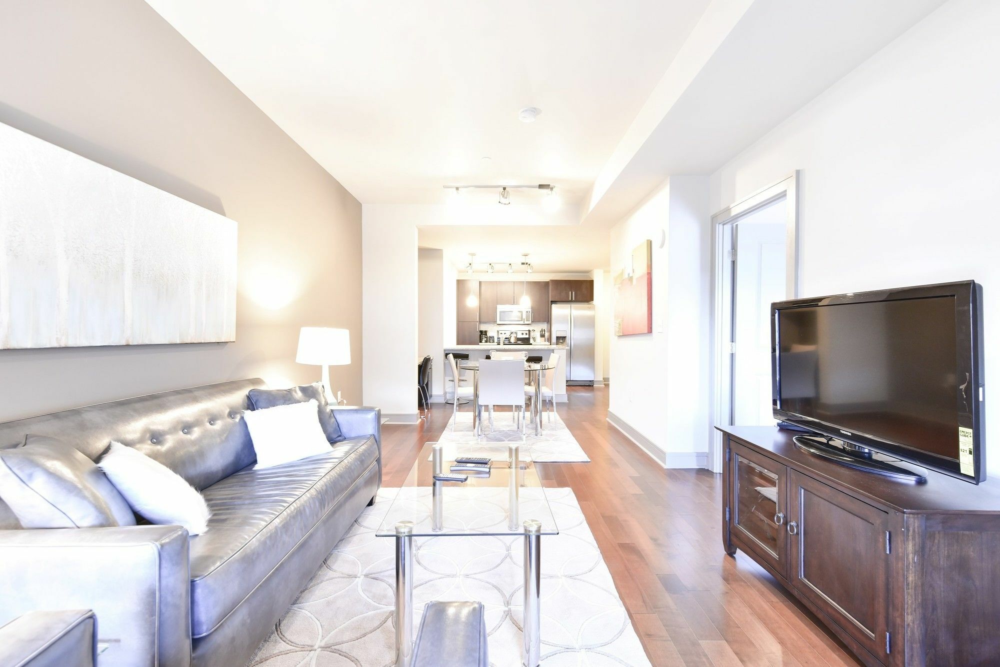 Global Luxury Downtown Apartment