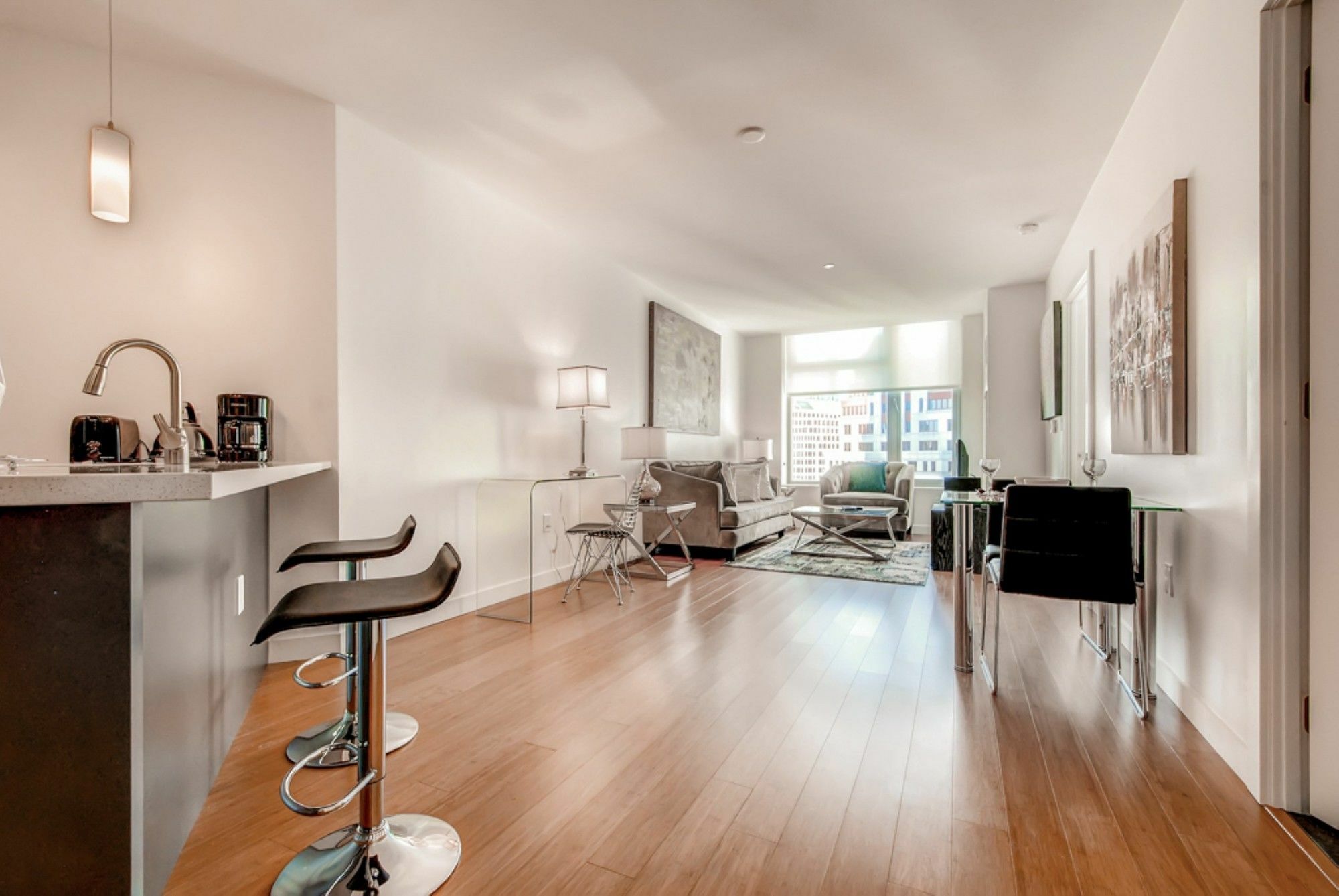 Global Luxury At The Financial District Apartment Boston