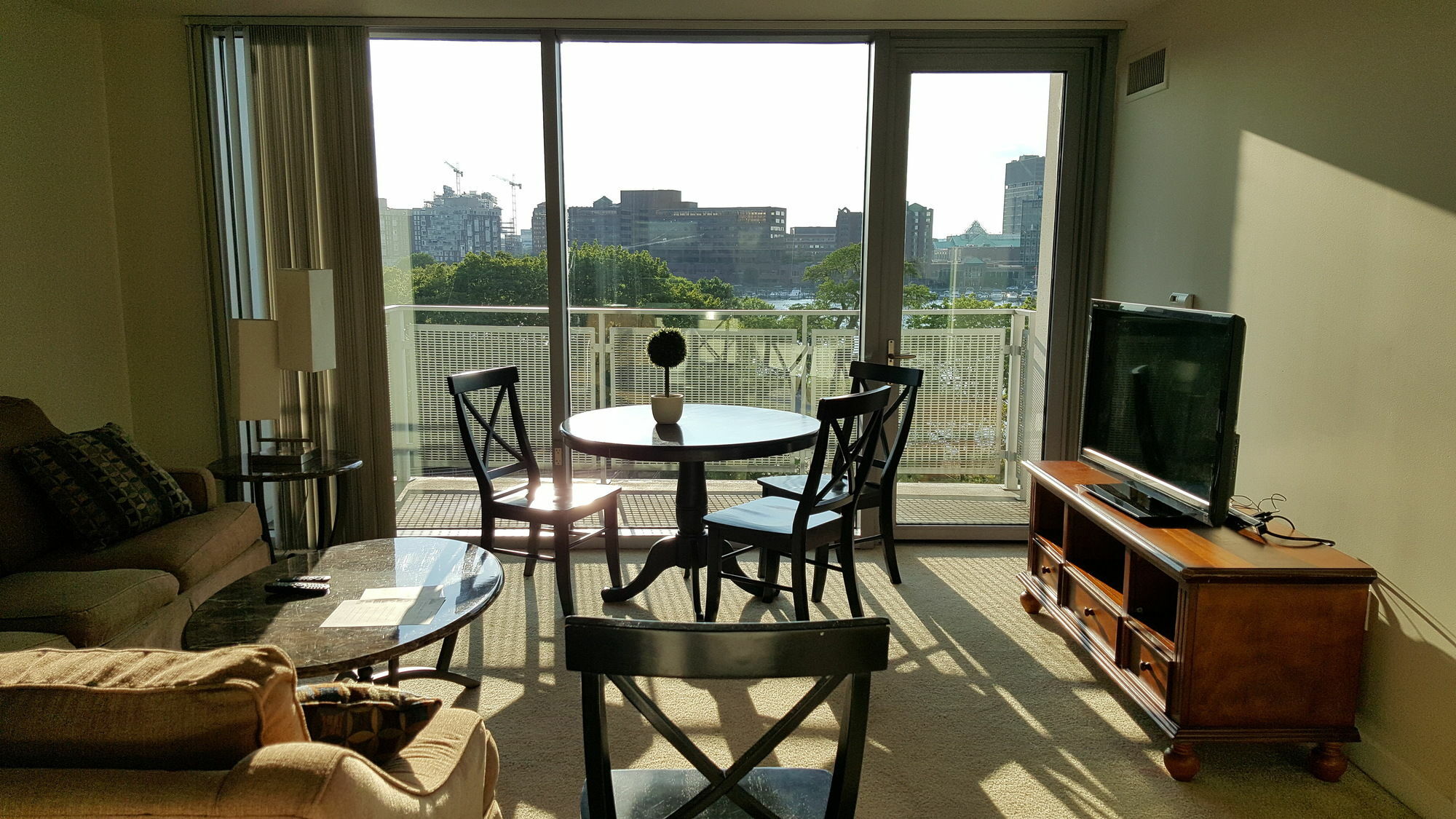 Charles River Executive Appartement
