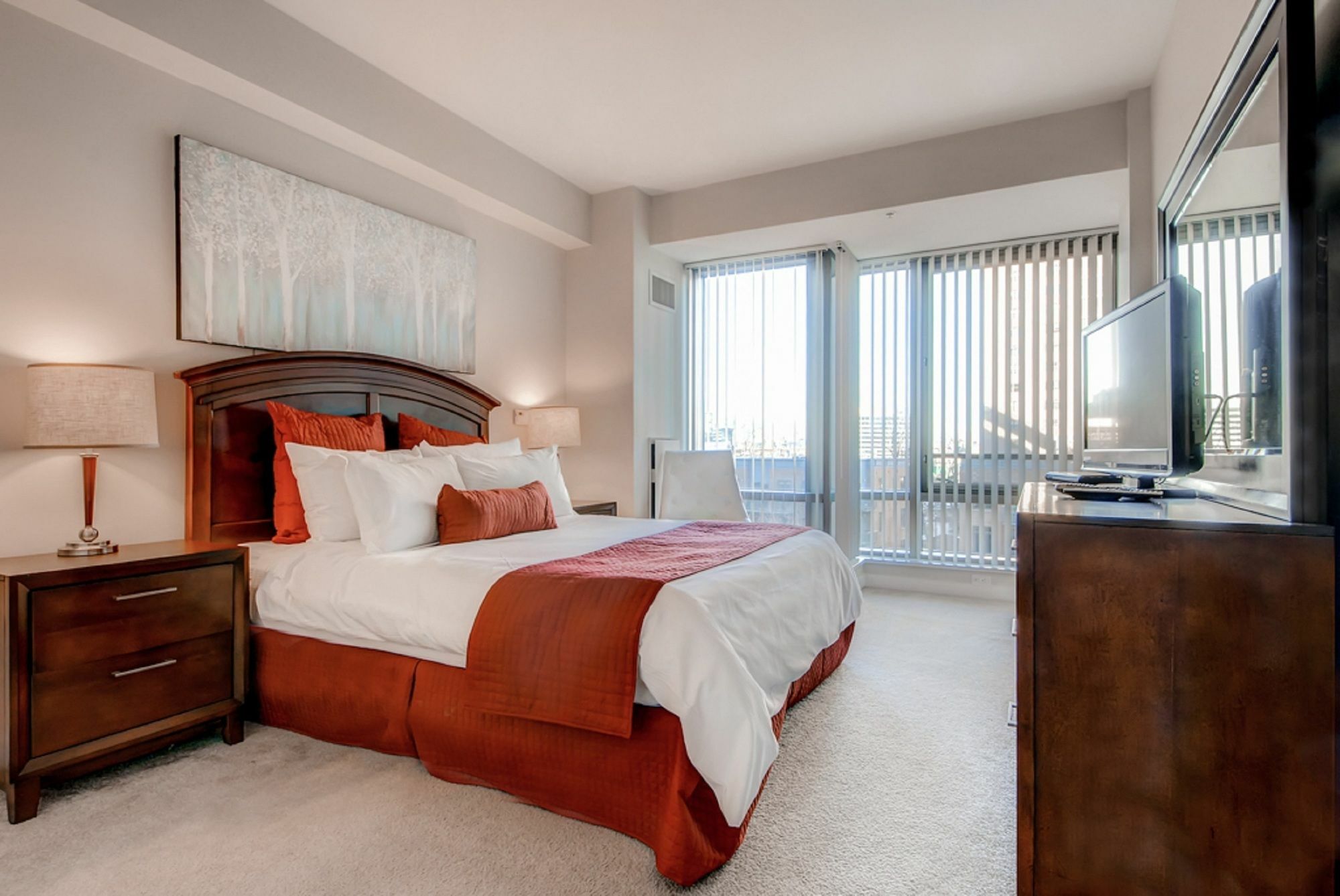 Global Luxury At West End *