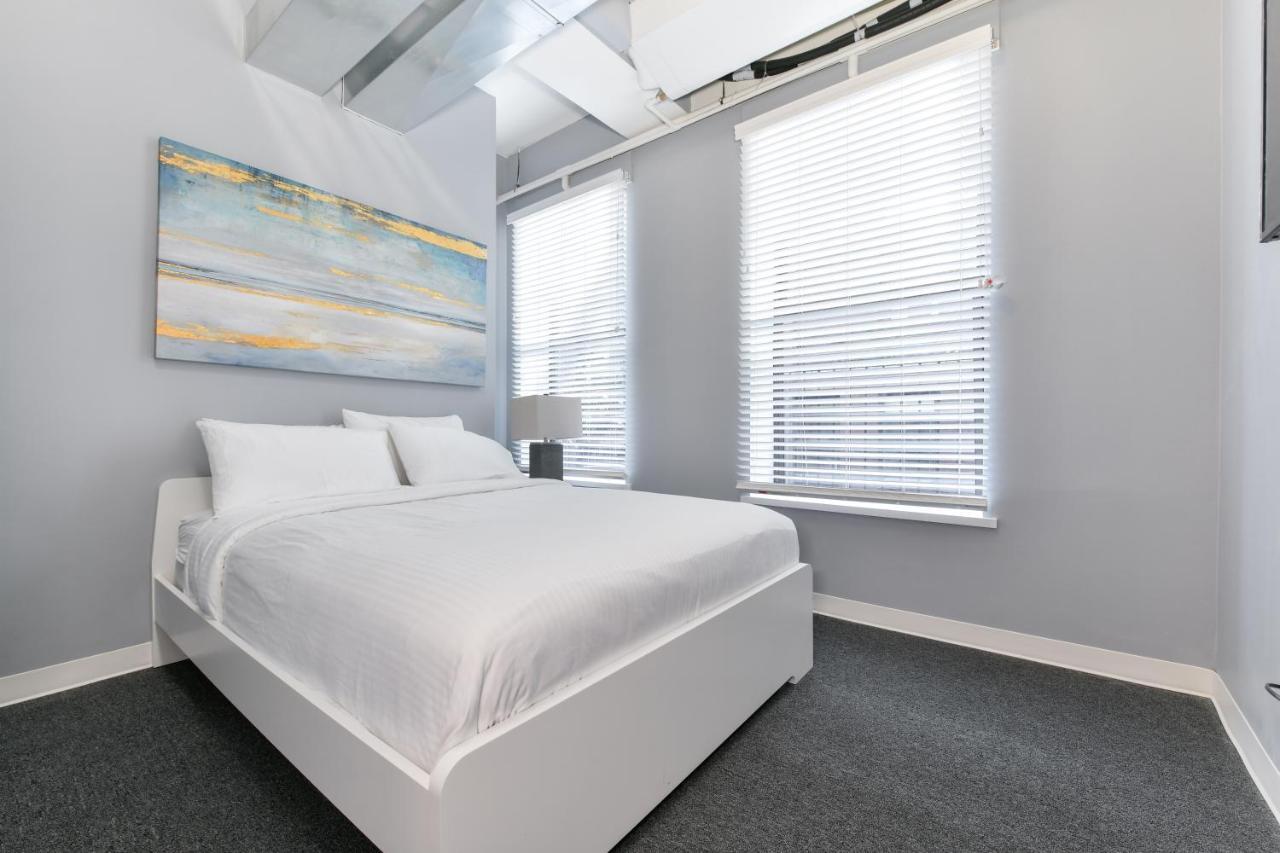 Temple Place Apartment *